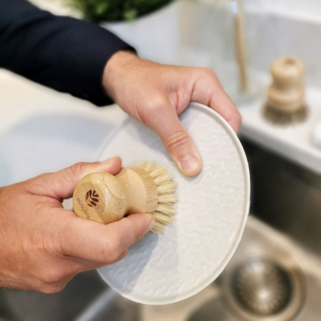 Zero Waste Kitchen Starter Kit | Natural Wooden Bamboo and Plant Based Brushes, Bamboo Dish Cloth and Cellulose Sponge Scourer Dish Brush Gift Set